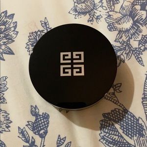 Givenchy TEINT Couture Cushion Fluid Foundation